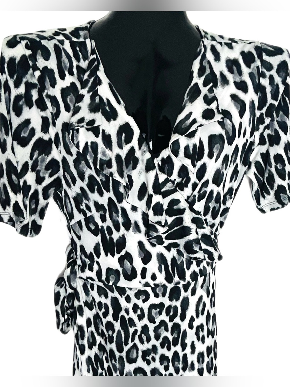 Classy Women’s Grey Leopard Ruffled Wrap Dress.